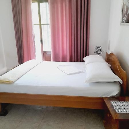 Vila Aliaj Luxury Apartment With 2 Rooms With Private Wonderful Terrace Дуррес Экстерьер фото