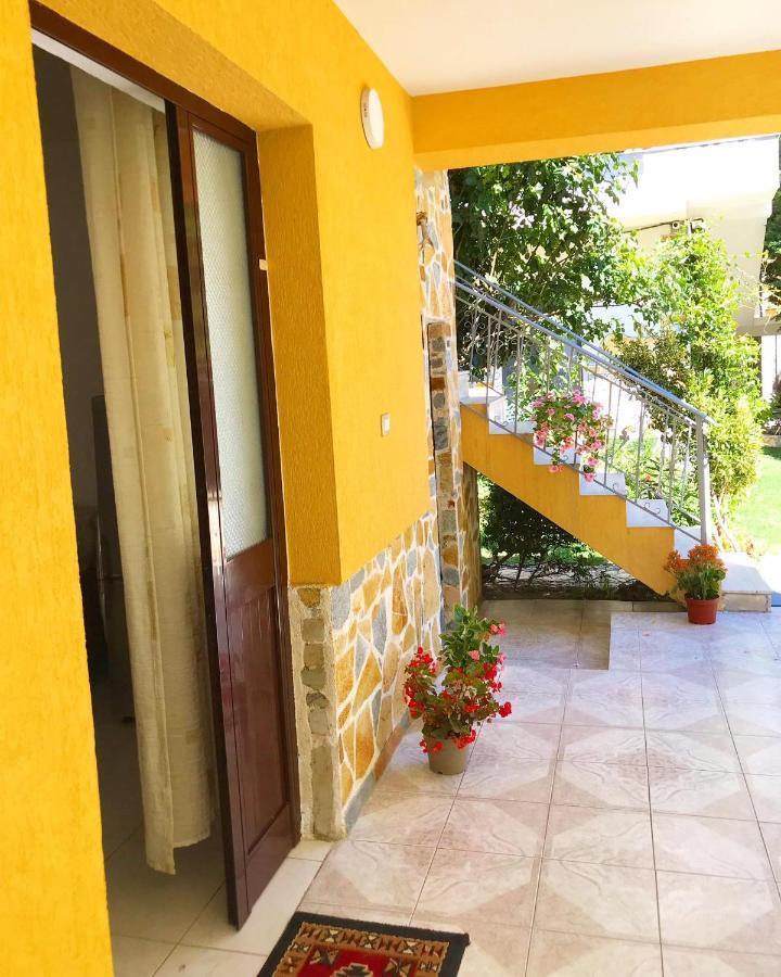 Vila Aliaj Luxury Apartment With 2 Rooms With Private Wonderful Terrace Дуррес Экстерьер фото