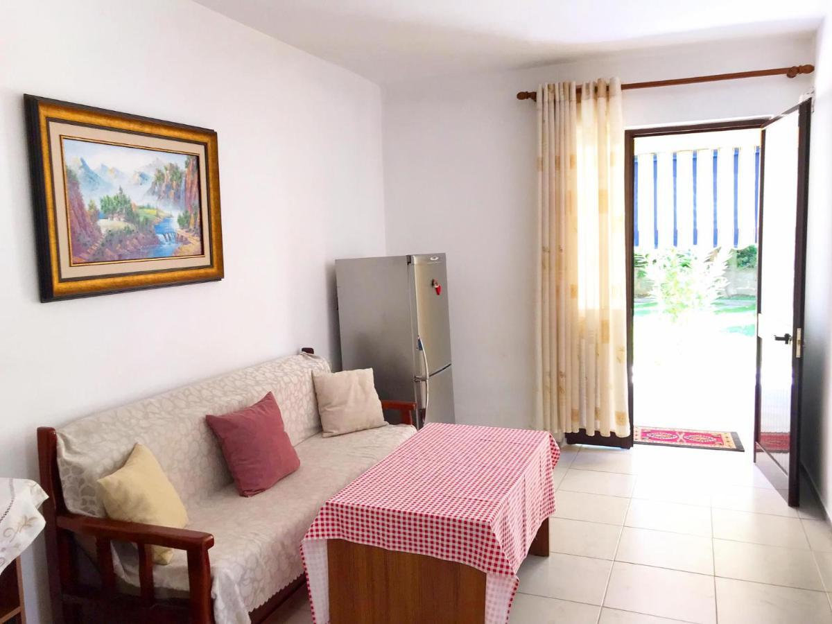 Vila Aliaj Luxury Apartment With 2 Rooms With Private Wonderful Terrace Дуррес Экстерьер фото