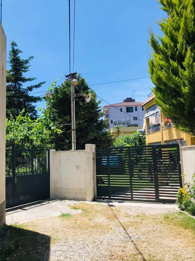 Vila Aliaj Luxury Apartment With 2 Rooms With Private Wonderful Terrace Дуррес Экстерьер фото