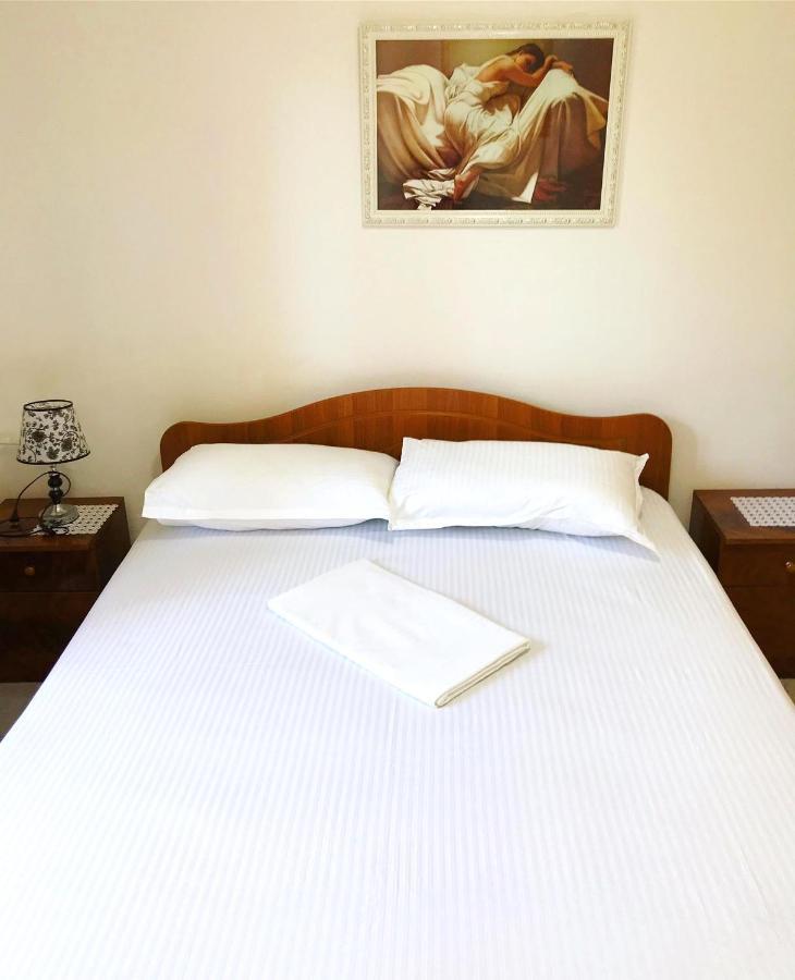 Vila Aliaj Luxury Apartment With 2 Rooms With Private Wonderful Terrace Дуррес Экстерьер фото