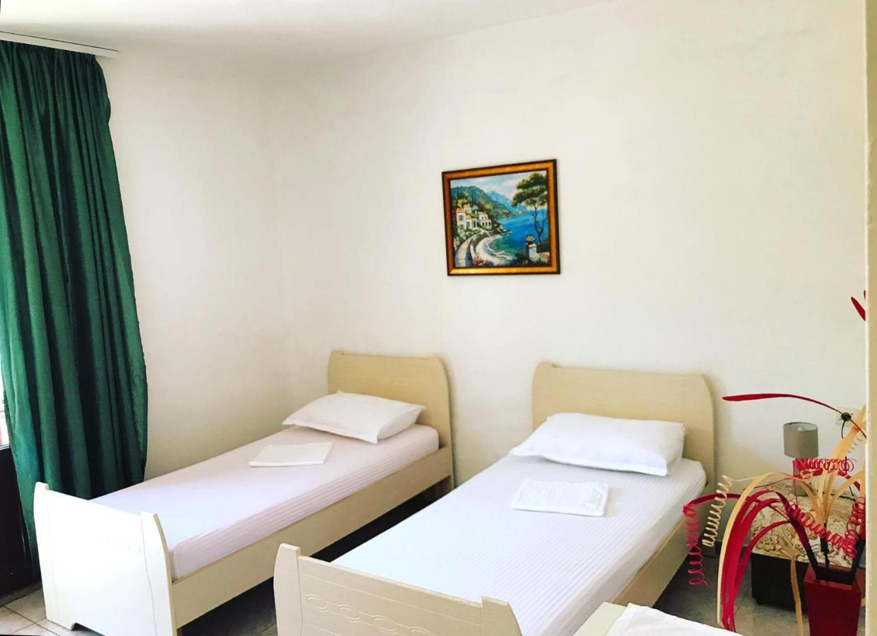 Vila Aliaj Luxury Apartment With 2 Rooms With Private Wonderful Terrace Дуррес Экстерьер фото
