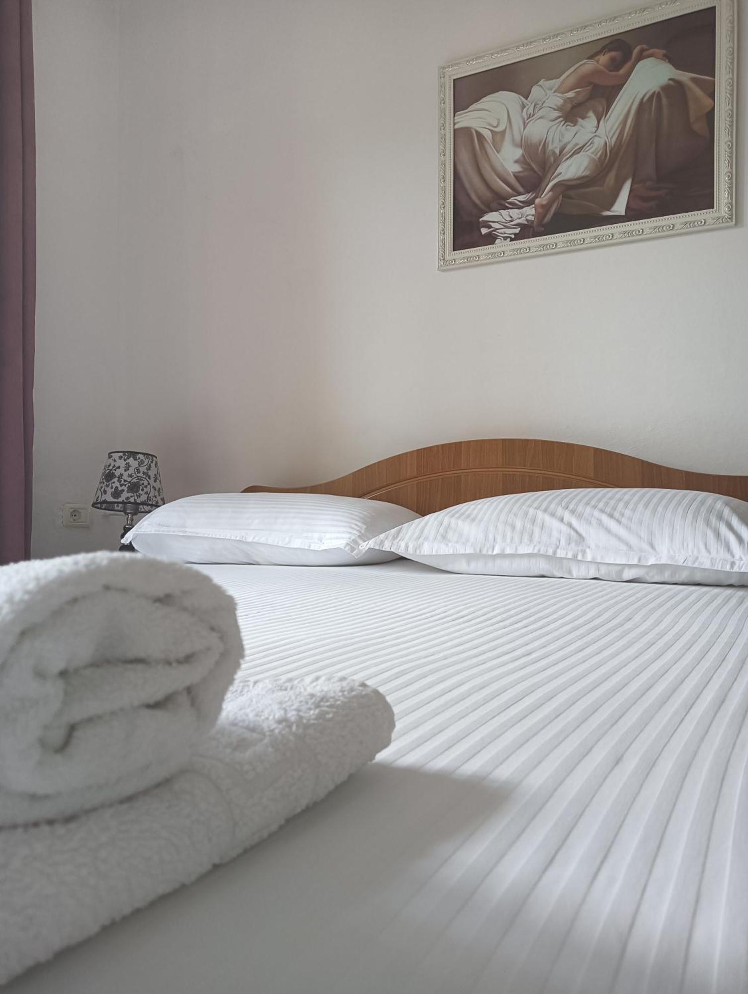 Vila Aliaj Luxury Apartment With 2 Rooms With Private Wonderful Terrace Дуррес Экстерьер фото