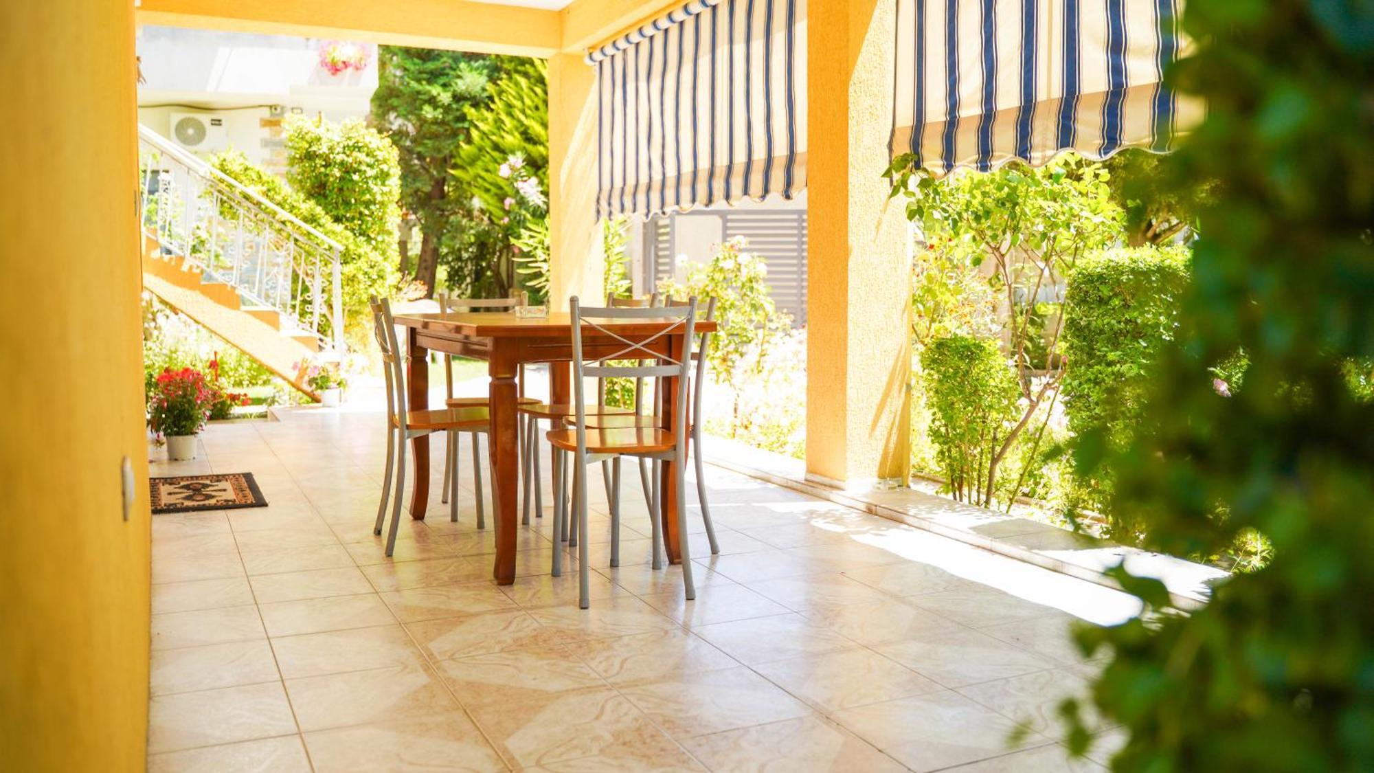 Vila Aliaj Luxury Apartment With 2 Rooms With Private Wonderful Terrace Дуррес Экстерьер фото
