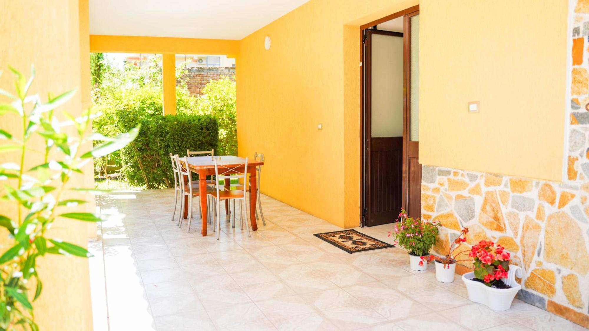 Vila Aliaj Luxury Apartment With 2 Rooms With Private Wonderful Terrace Дуррес Экстерьер фото