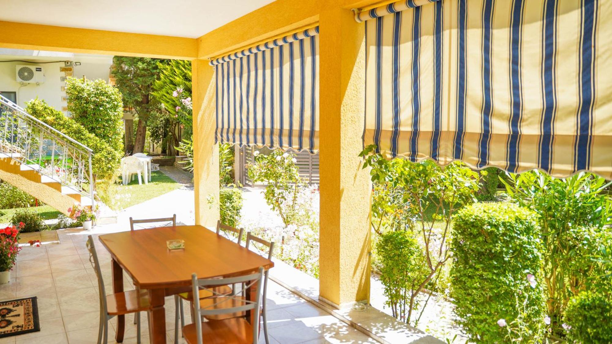 Vila Aliaj Luxury Apartment With 2 Rooms With Private Wonderful Terrace Дуррес Экстерьер фото