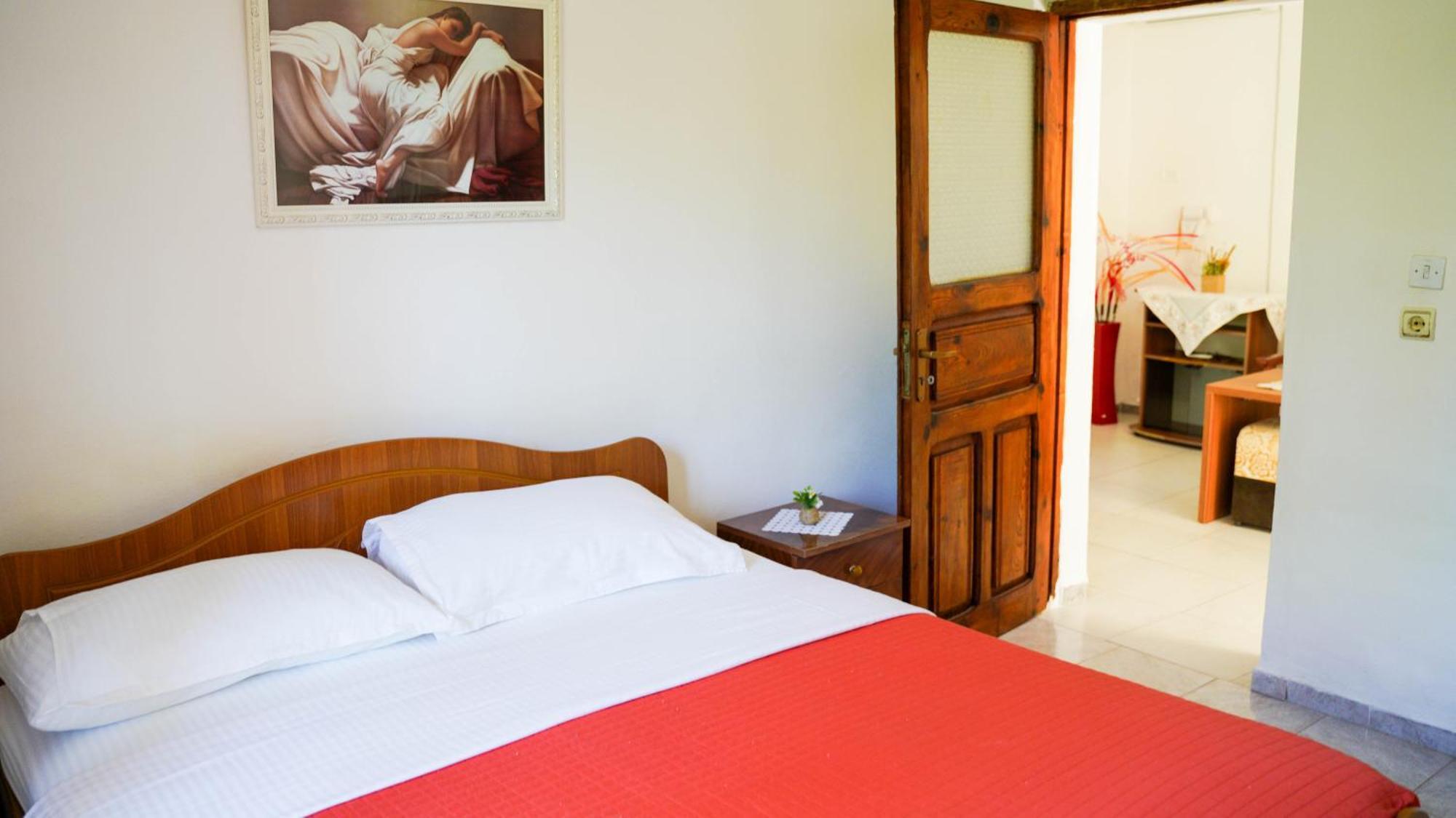 Vila Aliaj Luxury Apartment With 2 Rooms With Private Wonderful Terrace Дуррес Экстерьер фото