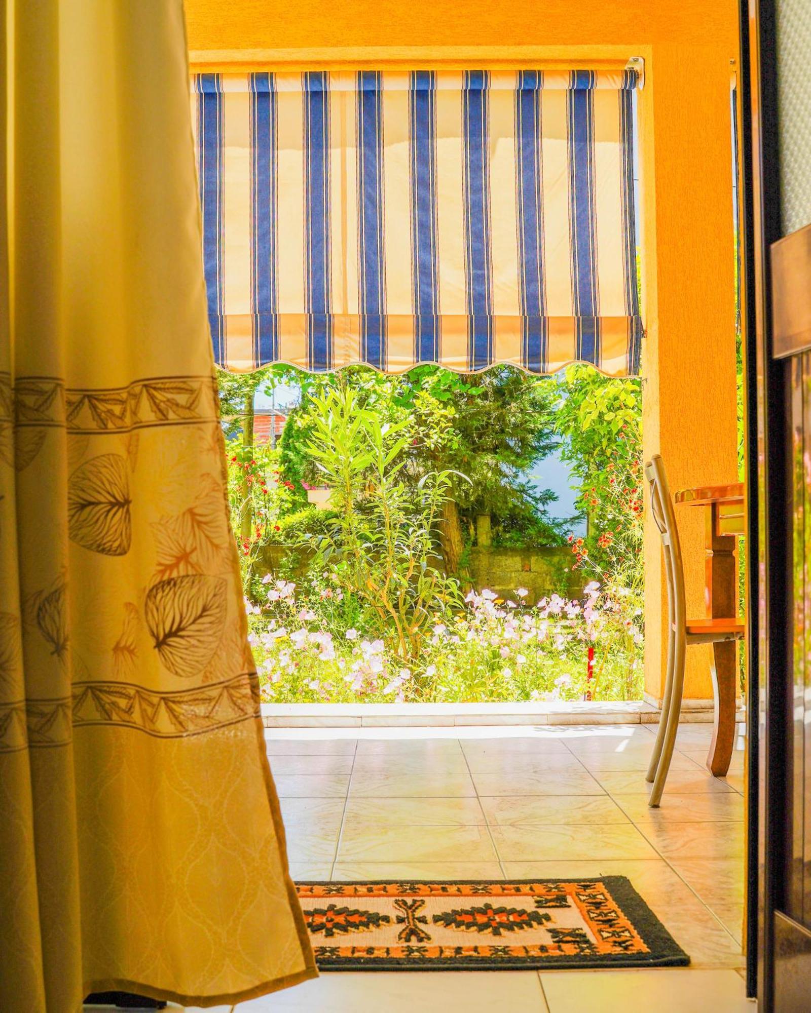 Vila Aliaj Luxury Apartment With 2 Rooms With Private Wonderful Terrace Дуррес Экстерьер фото